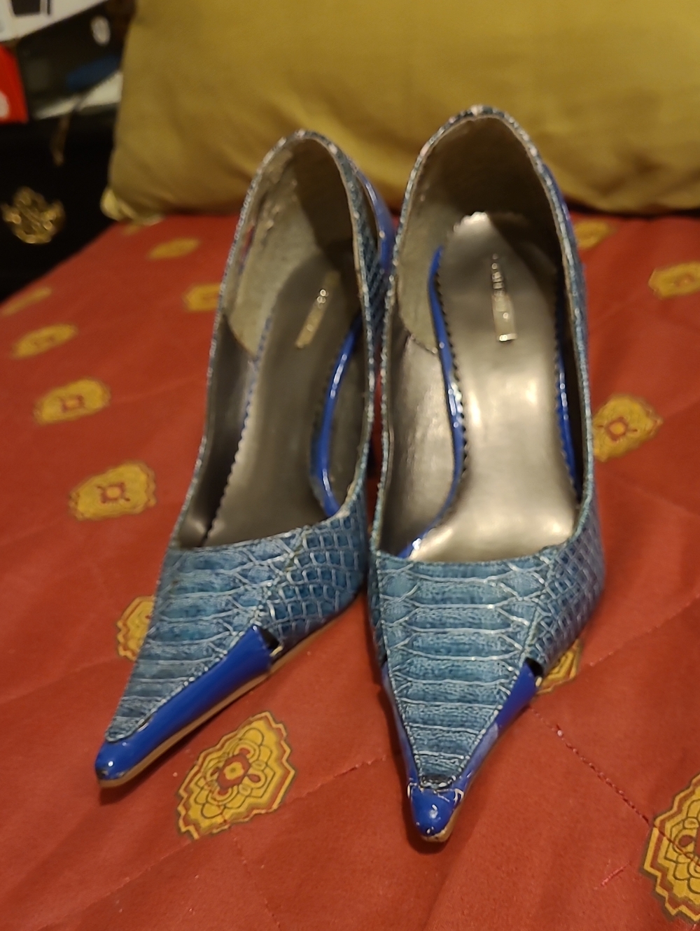 Shoes - Picture 2 of 4